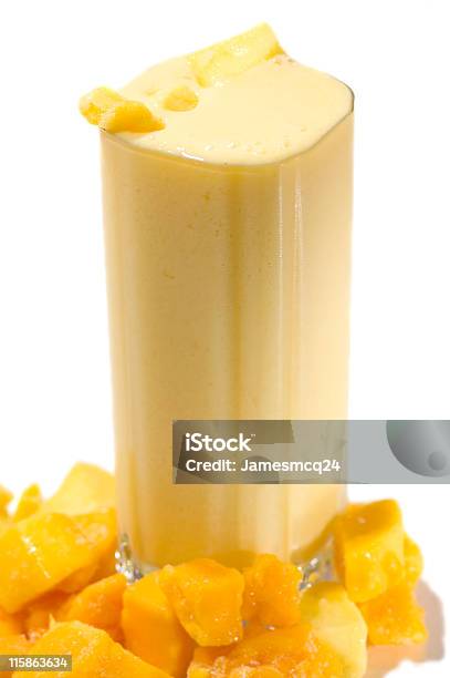 Batido De Mango Foto de stock y más banco de imágenes de Batido de frutas - Batido de frutas, Bebida, Bebida fría