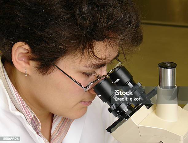 현미경 DNA에 대한 스톡 사진 및 기타 이미지 - DNA, 건강관리와 의술, 검사-보기