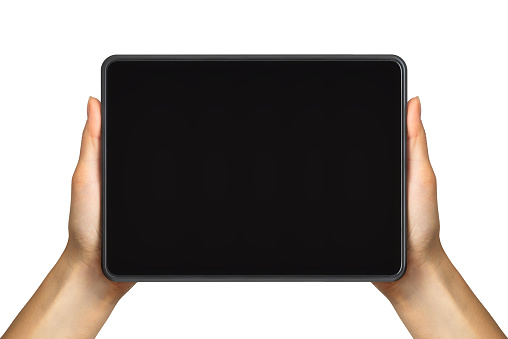 Mano de mujer que muestra la tableta negra, concepto de tomar fotos o selfie photo