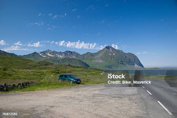 Solitario Auto Vicino Alloceano - Fotografie stock e altre immagini di Norvegia - Norvegia, Automobile, Bambino