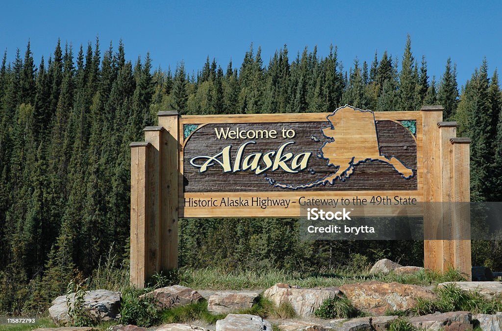 Willkommen-panel auf dem Alaska Highway im Alaska-Grenze - Lizenzfrei Alaska - US-Bundesstaat Stock-Foto