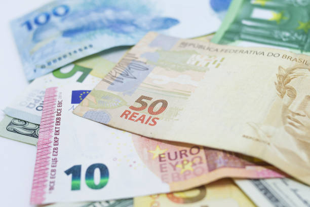 istock Euro, Dollar and Brazilian Real notes grouped 1158734880