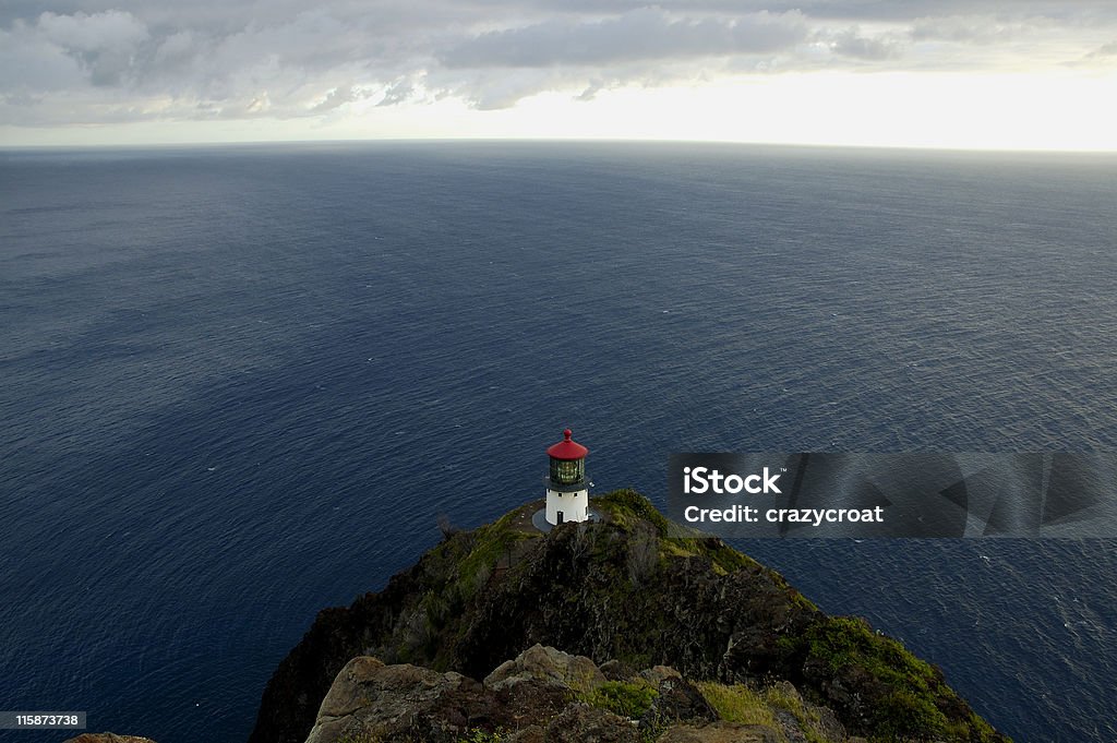 Oahu farol e o Oceano Pacífico, durante uma tempestade s - Foto de stock de Assistindo royalty-free