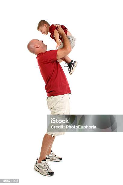 Padre Hijo De Familia Foto de stock y más banco de imágenes de Adulto - Adulto, Agarrar, Color - Tipo de imagen