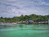 borneo-meer-zigeuner-wasser-dorf-oder-ha