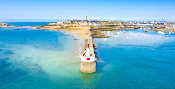 Photo of Beautiful view of the city of Privateers - Saint Malo in Brittany, France