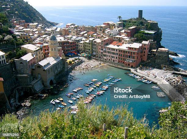 Vernazza Cinque Terra Italien Stockfoto und mehr Bilder von Italien - Italien, Vernazza, Anhöhe