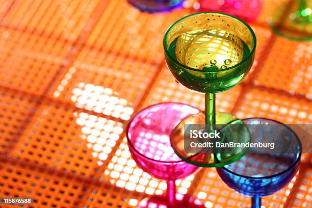 ワイングラス - いっぱいになるのストックフォトや画像を多数ご用意 - いっぱいになる, お祝い, アルコール飲料