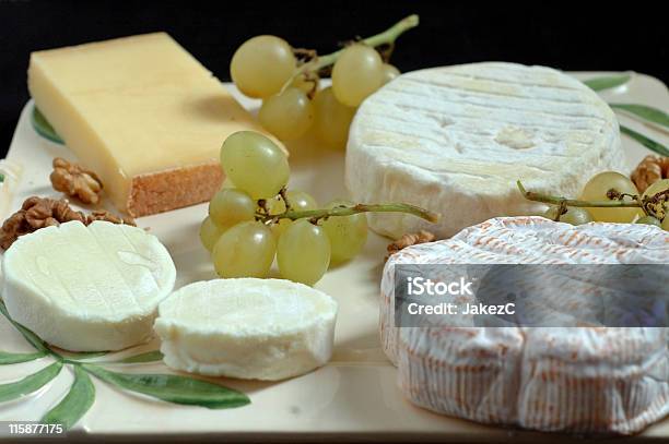 Francês Cheeseboard Detalhe - Fotografias de stock e mais imagens de Alimentação Saudável - Alimentação Saudável, Almoço, Berlaymont