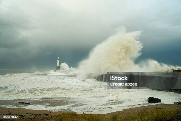 素晴らしい海の電力 - 波のストックフォトや画像を多数ご用意 - 波, ハリケーン, 浜辺