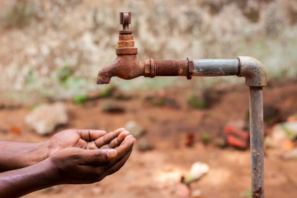 crise de l'eau en inde et dans le monde - water crisis photos et images de collection