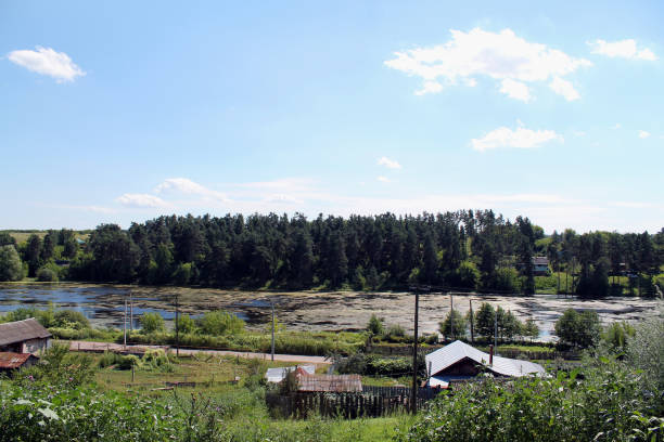istock house on the lake 1158789890