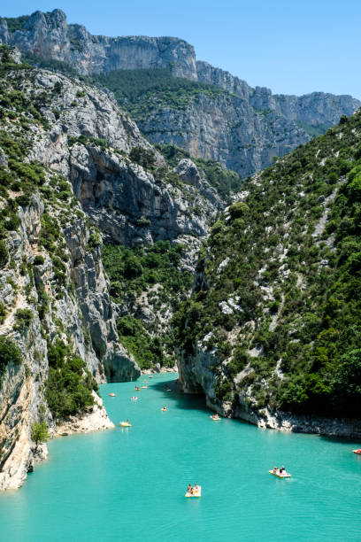 gorges du verdon, hermoso cañón en los alpes de alta provenza, francia europa - lake mountain range mountain deep fotografías e imágenes de stock