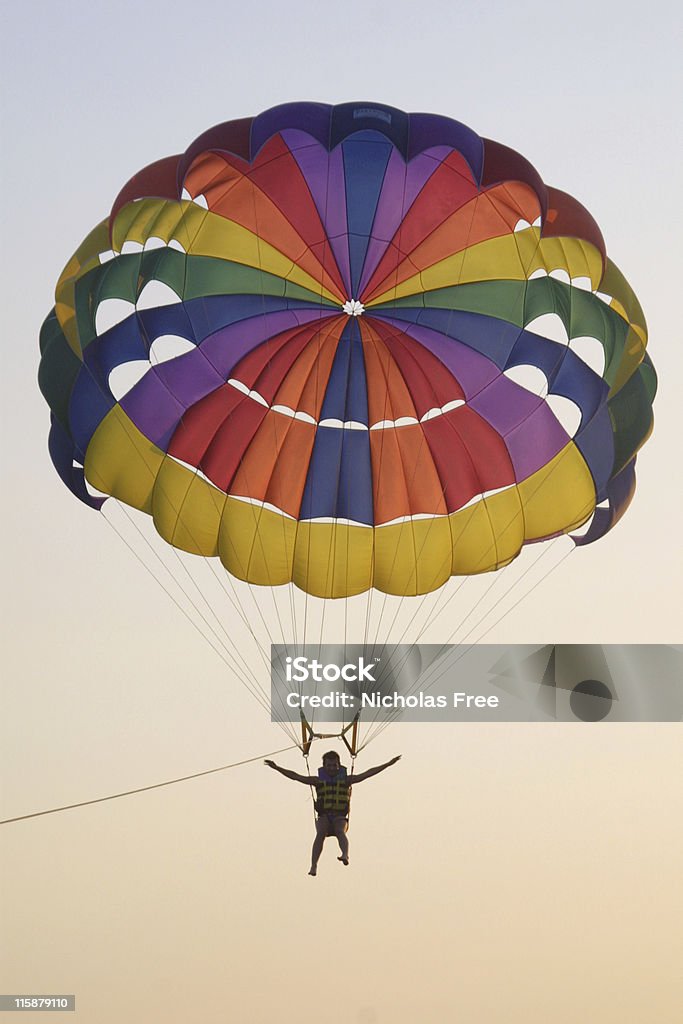 Paracadutismo divertimento - Foto stock royalty-free di Paracadute