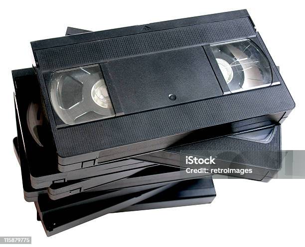 Stapel Von Retrovhsvideo Kassette Bänder Stockfoto und mehr Bilder von Videokassette - Videokassette, Videorekorder, Freisteller – Neutraler Hintergrund