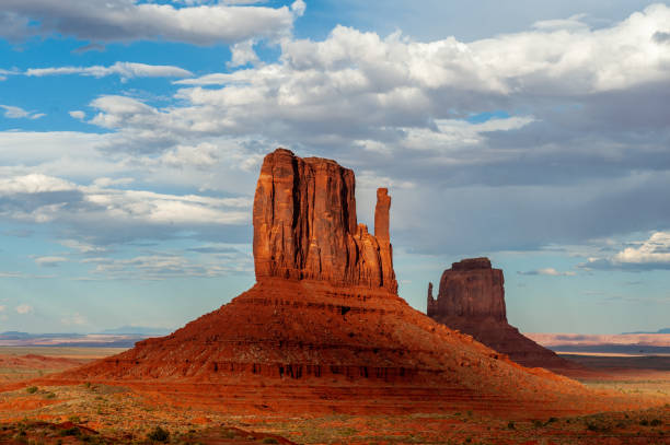 istock Classic western imagery at Monument Valley 1158812972