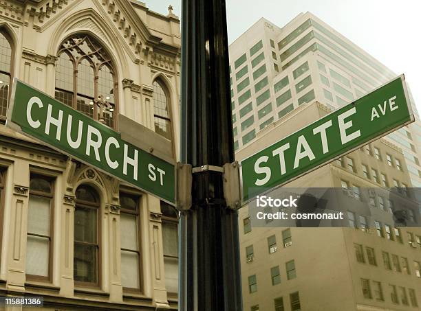 Kirche Und Staat Straßenschild Stockfoto und mehr Bilder von Kirche - Kirche, Regierung, Aufnahme von unten