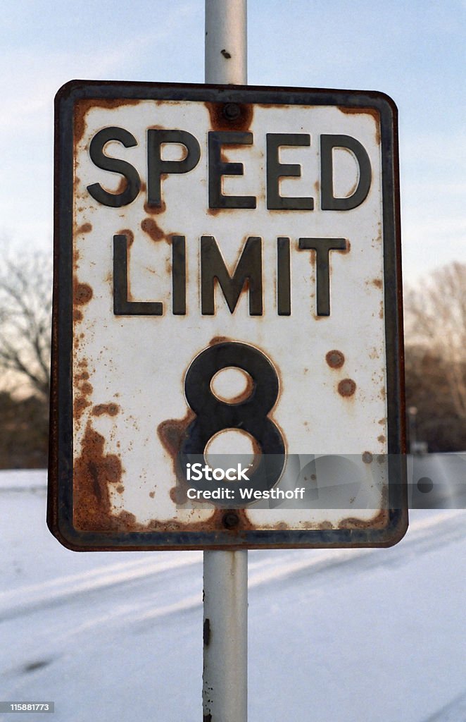 Limite di velocità 8 - Foto stock royalty-free di Numero 8