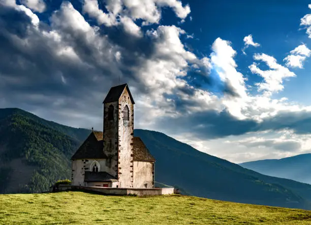 Chiesa San Giacomo/Kirche St. Jakob in Funes Valley, Trentino, South Tirol, Italy