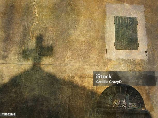 Ombra Sul Muro - Fotografie stock e altre immagini di A forma di croce - A forma di croce, Ambientazione tranquilla, Architettura
