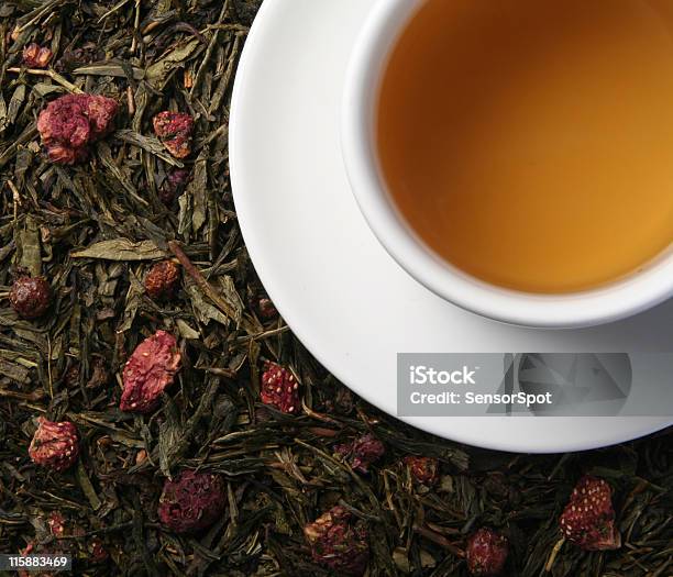 Foto de Chá De Morango e mais fotos de stock de Chá - Bebida quente - Chá - Bebida quente, Folha, Folhas de Chá