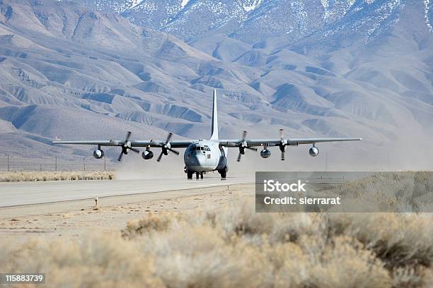 Photo libre de droit de Corps Des Marines C130 banque d'images et plus d'images libres de droit de Avion de chasse - Avion de chasse, Armée, Armée de l'air