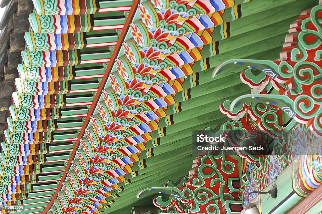 カラフルなペイントの天井 - アジア大陸のロイヤリティフリーストックフォト