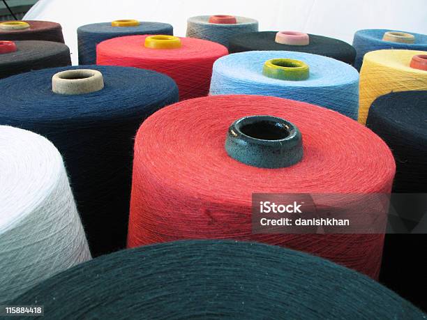 Foto de Fio De Poliéster e mais fotos de stock de Algodão - Material Têxtil - Algodão - Material Têxtil, Amarelo, Azul