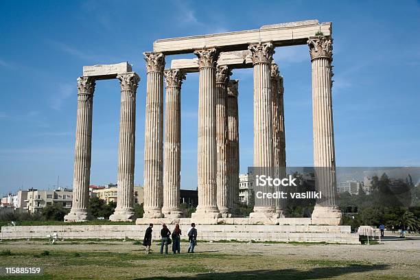 Rozciągacz Olimpijskiego Zeusa - zdjęcia stockowe i więcej obrazów Świątynia Zeusa Olimpijskiego - Świątynia Zeusa Olimpijskiego, Antyczny, Antyki
