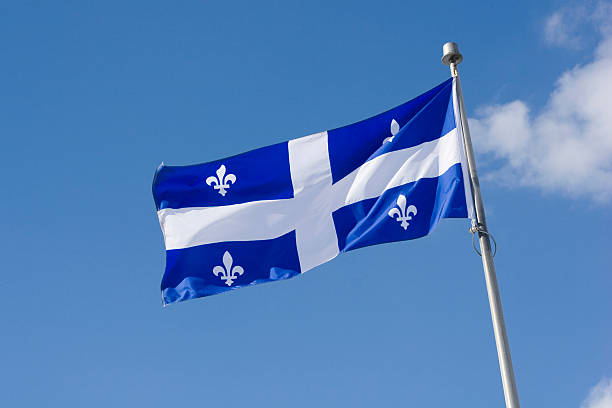 quebec provincial flag - provinsen québec bildbanksfoton och bilder