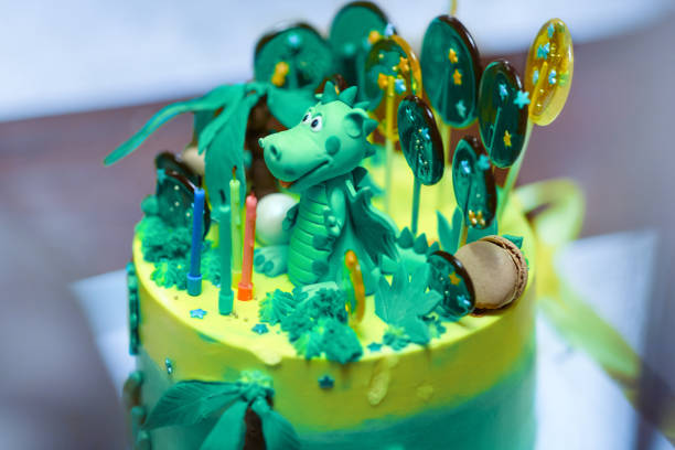 Tartas De Cumpleaños De Dinosaurios - Banco de fotos e imágenes de stock -  iStock