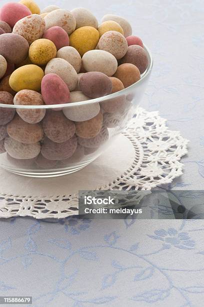 Candy Huevos De Pascuas Foto de stock y más banco de imágenes de Alimento - Alimento, Chocolate, Color - Tipo de imagen