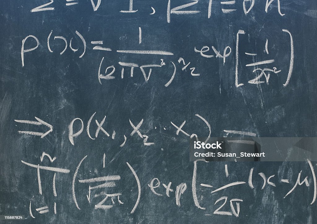 Statistiche formula in bianco gesso in verde chalkboard - Foto stock royalty-free di Avversità