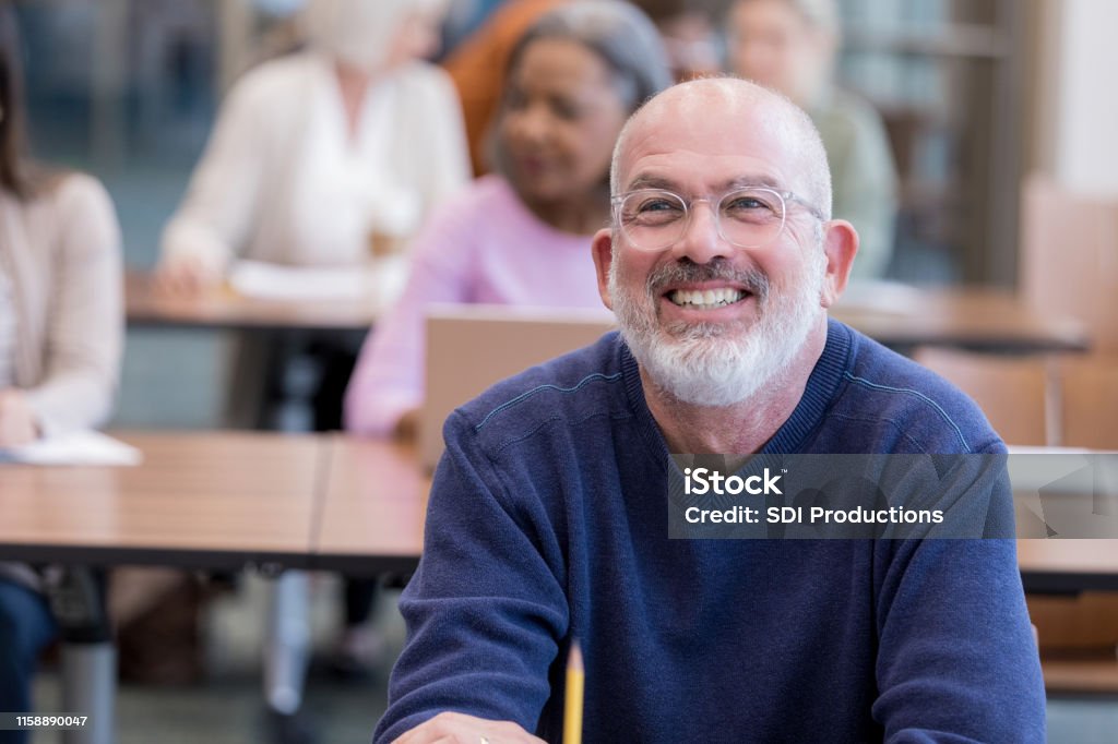 Chúc mừng sinh viên đại học trưởng thành - Trả phí Bản quyền Một lần Chỉ dành cho người lớn - Người lớn Bức ảnh sẵn có