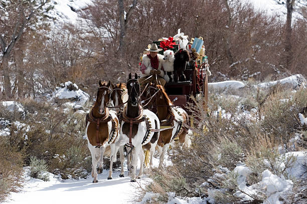istock Stagecoach in the snow 02 115889312