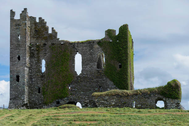 istock Ballycarbery Castle Southern Ireland 1158893497