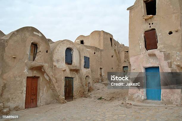 Medenine Tradizionale Ksour Berbero Rafforzata Granaio - Fotografie stock e altre immagini di Adobe