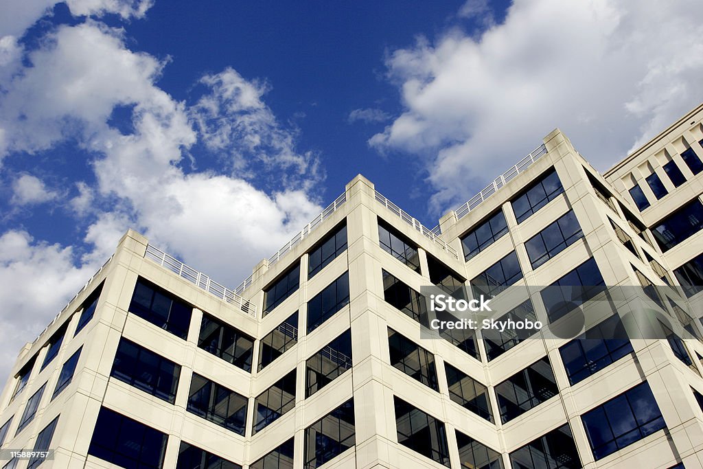 Nach oben Büros - Lizenzfrei Bürogebäude Stock-Foto