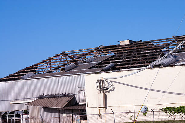 Hurricane Roof Damage Commercial building destroyed by hurricane winds property damage stock pictures, royalty-free photos & images