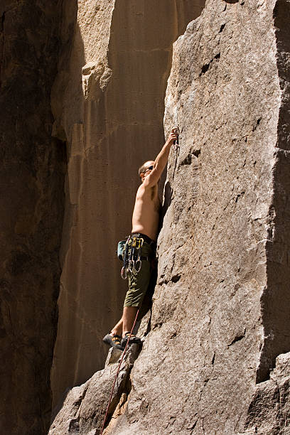 sport escaladeur 02 - mountain climbing rock climbing adventure incentive photos et images de collection