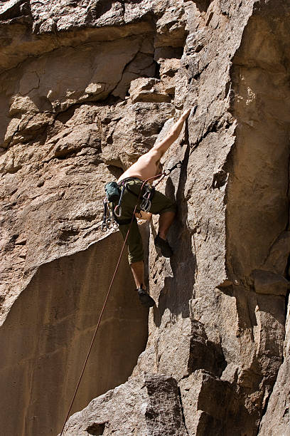 escaladeur sport 03 - mountain climbing rock climbing adventure incentive photos et images de collection
