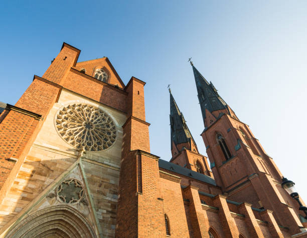 башни уппсальского собора - uppsala cathedral стоковые ф�ото и изображения