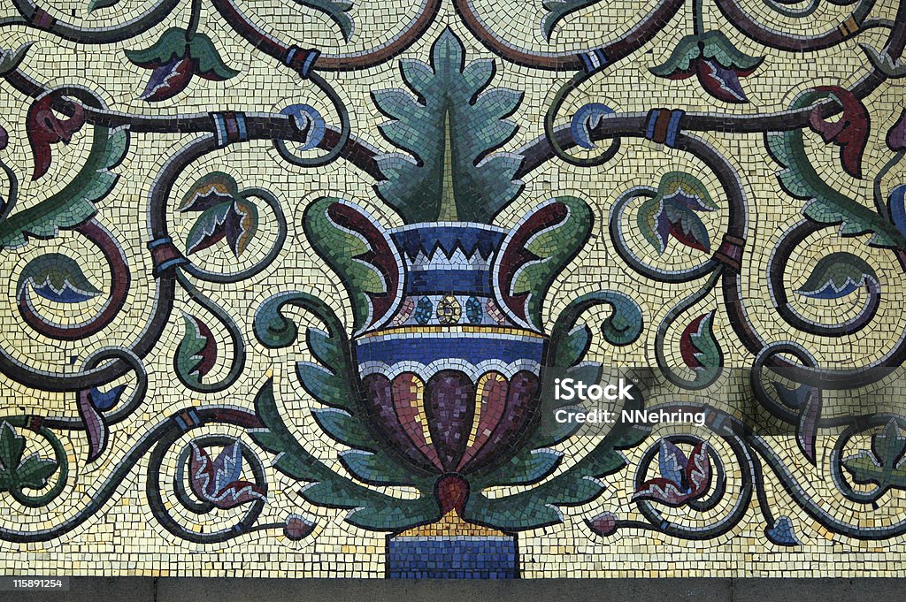 Urne carrelage en mosaïque dans les moindres détails - Photo de Classicisme romain libre de droits