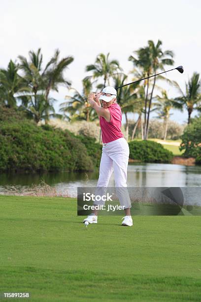 Foto de Backswing e mais fotos de stock de Golfe - Golfe, Ilhas do Havaí, Mulheres