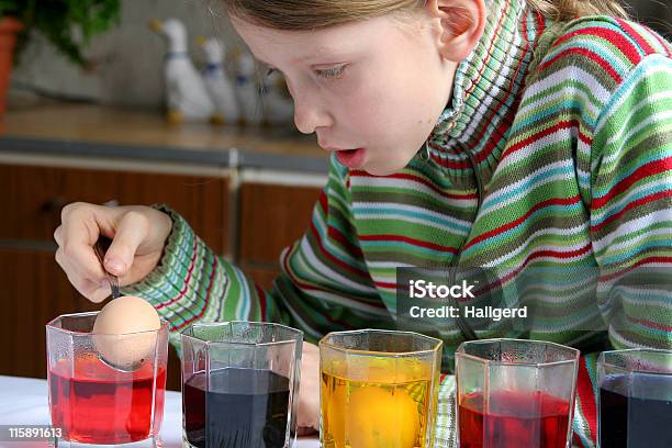 Uova Di Pasqua - Fotografie stock e altre immagini di Alimentazione sana - Alimentazione sana, Aprile, Arancione