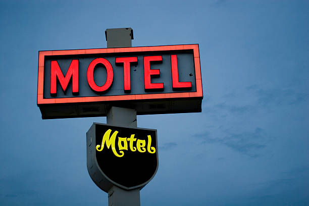 istock Motel neon sign 115891708