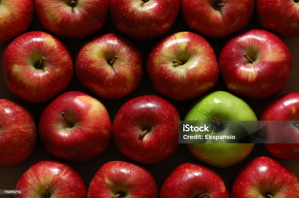 Pomme verte sortir - Photo de Couleur verte libre de droits