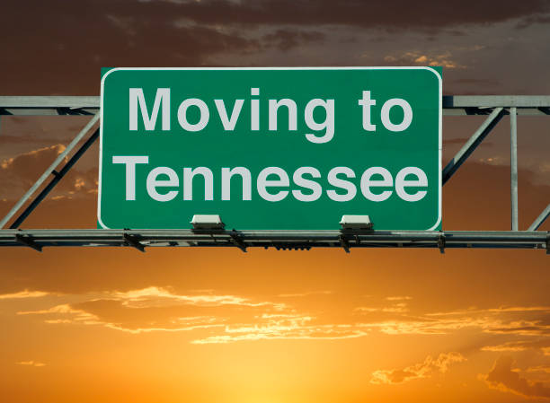 istock Moving to Tennessee Sign 1158974272