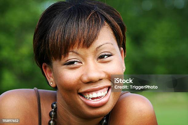 Retratos De Verão - Fotografias de stock e mais imagens de Adolescente - Adolescente, Adulto, Aluno da Universidade