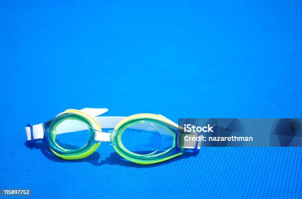 Aqua Gafas Foto de stock y más banco de imágenes de Fondo con color - Fondo con color, Gafas de natación, Accesorio para ojos